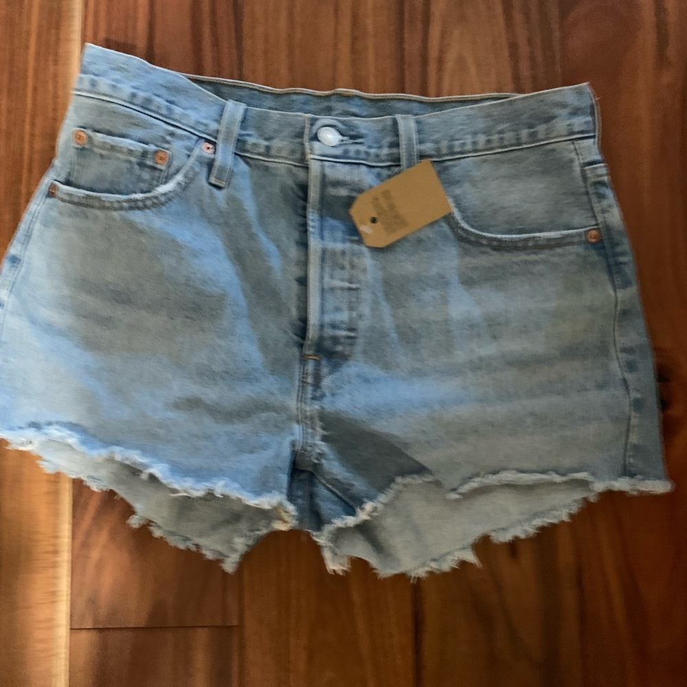 Brand new 501 Levi high waisted shorts - Picture 3 of 4